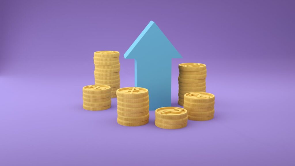 Free Illustartion of Stacks of Coins and an Arrow Stock Photo